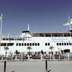 2* Hotel en barco Rygerfjord &